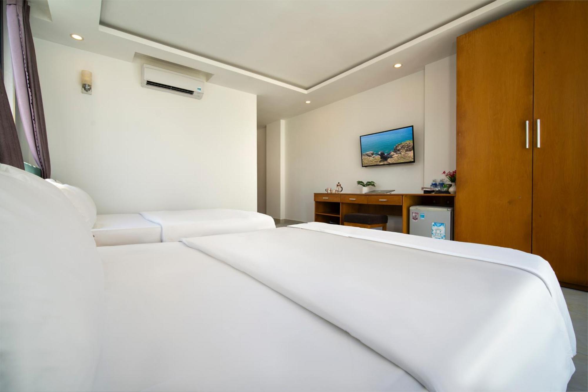 Trang Ngan Hotel By Thg Дананг Екстер'єр фото